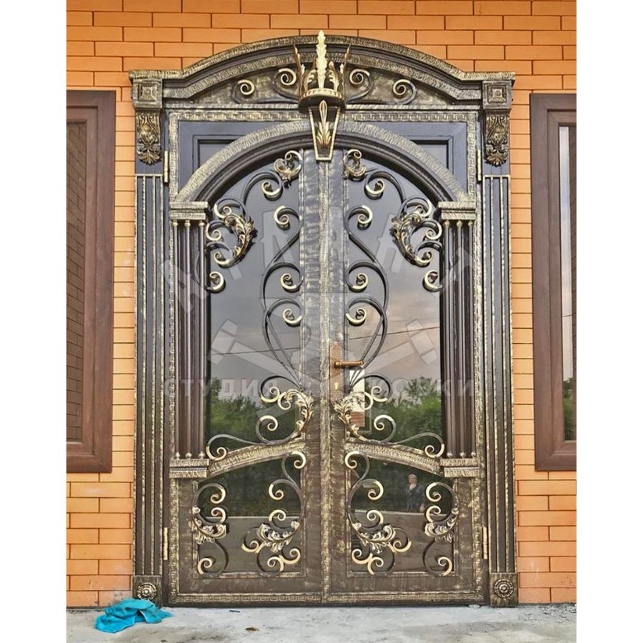 puerta de herrería rustica moderna