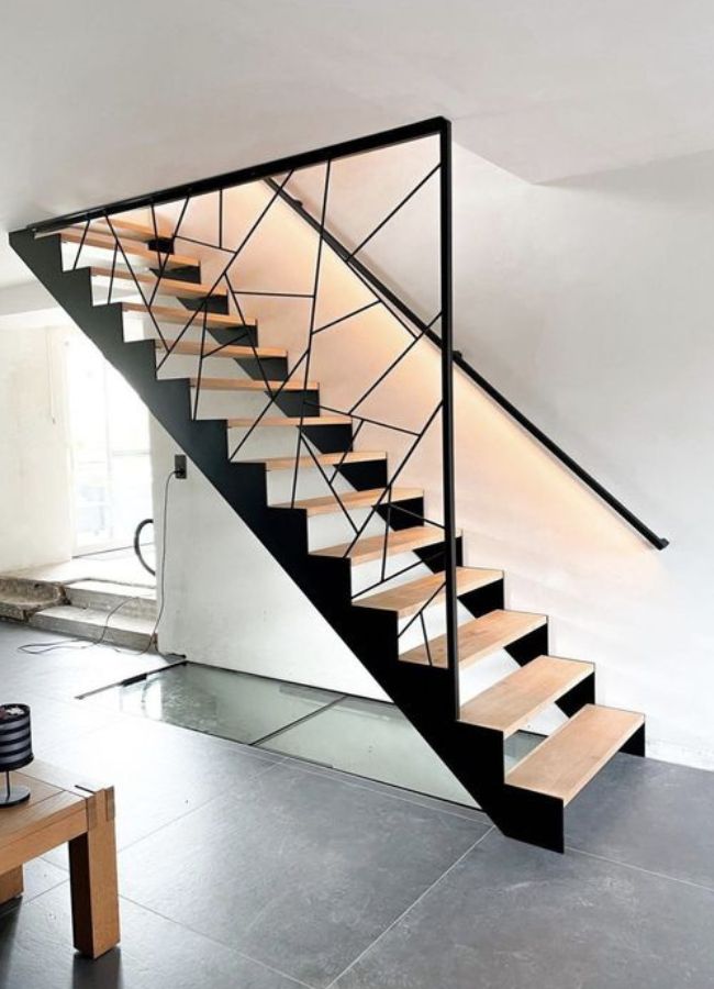 bonita escalera de herreria recta moderna y sencilla