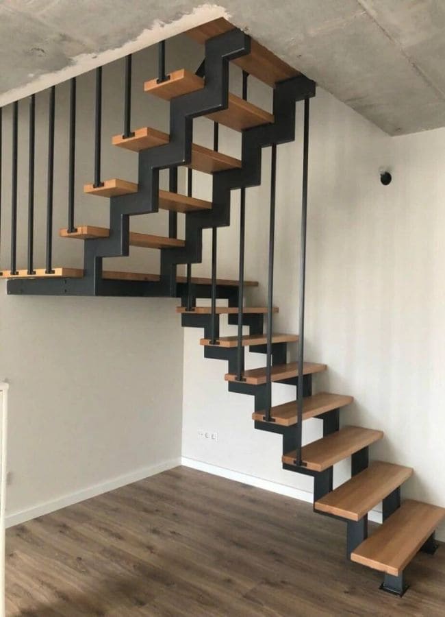 bonita escalera sencilla para interior de hierro y madera